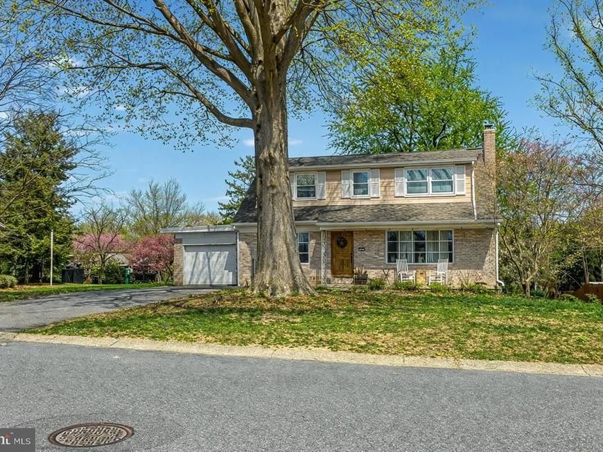 1137 Devonshire Road, Lancaster, PA 17601 Main Photo