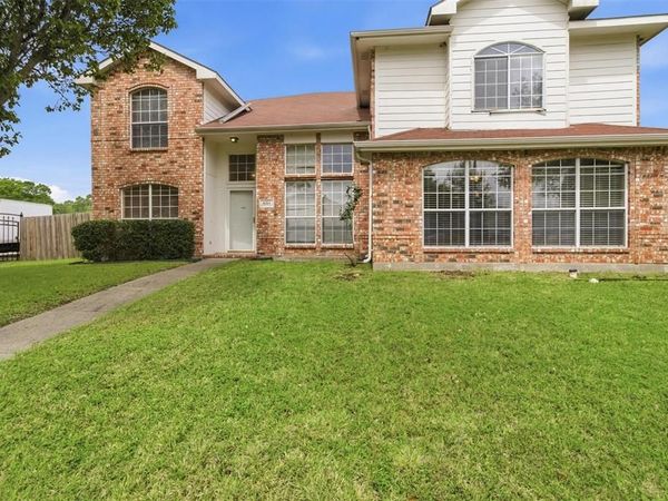 531 Pecan Leaf Drive, Lancaster, TX 75146