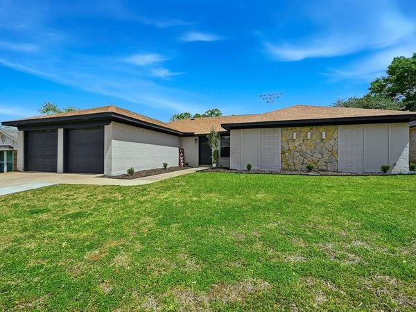 3813 Fox Hollow Drive, Bedford, TX 76021