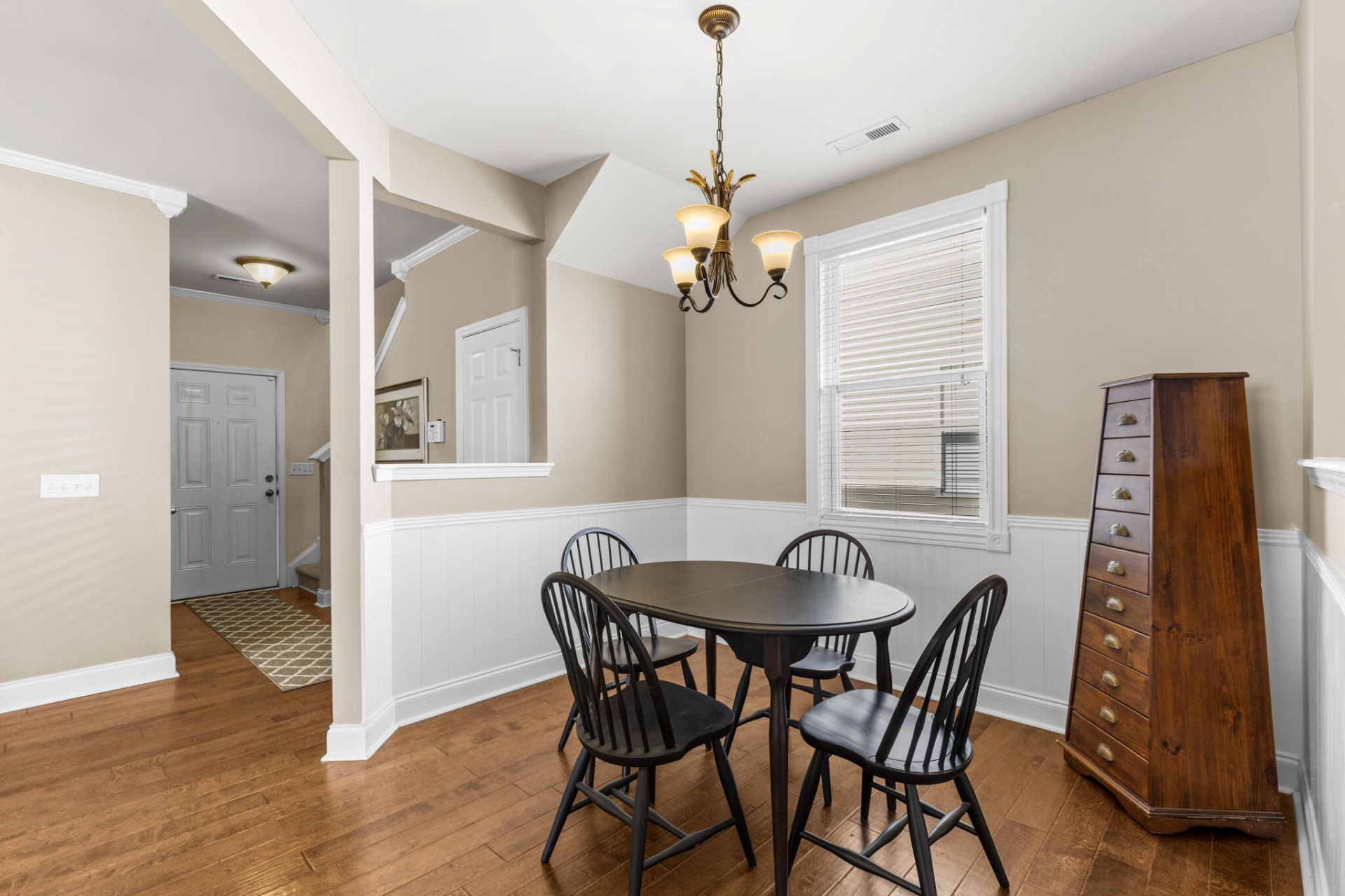 272 Cameron Street Photo 10