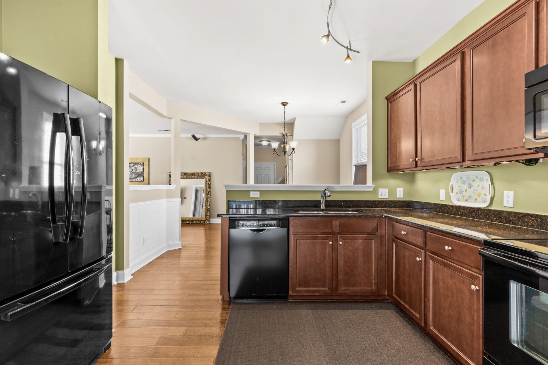 272 Cameron Street Photo 14