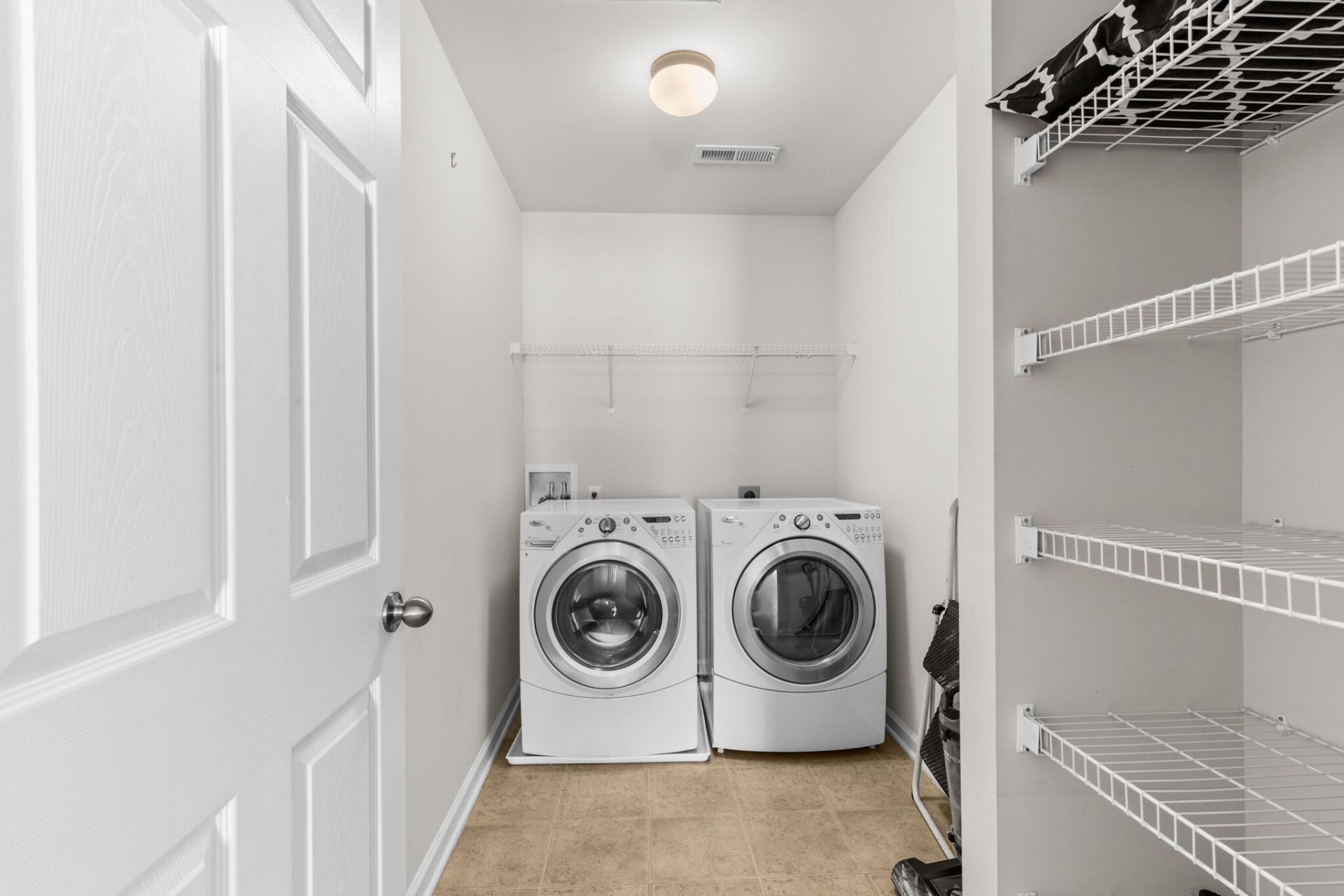 272 Cameron Street Photo 34