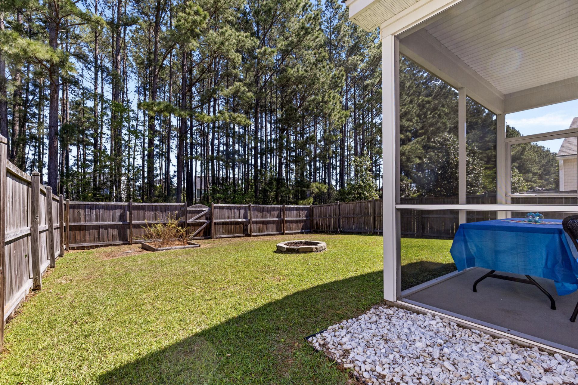 272 Cameron Street Photo 38