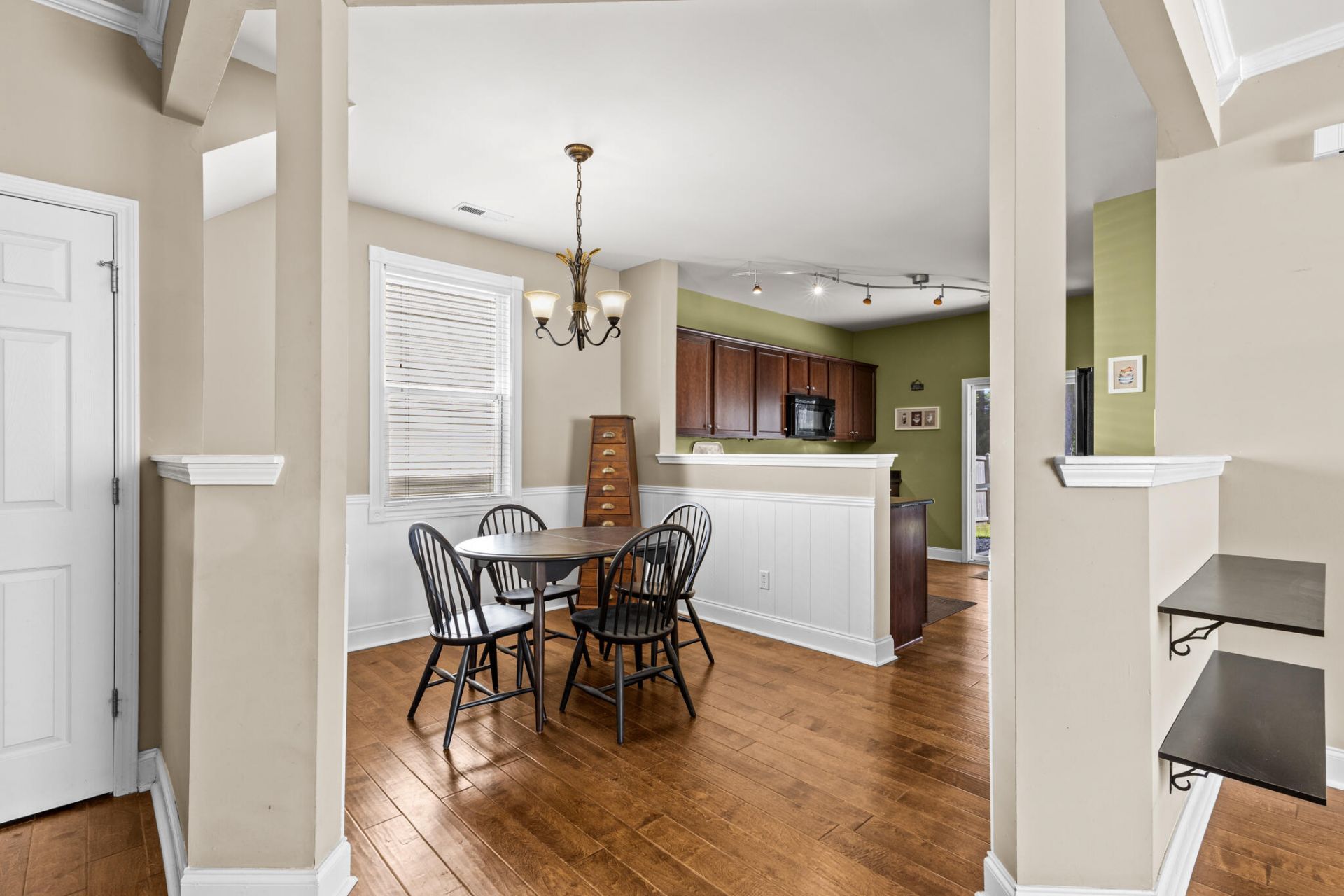 272 Cameron Street Photo 9