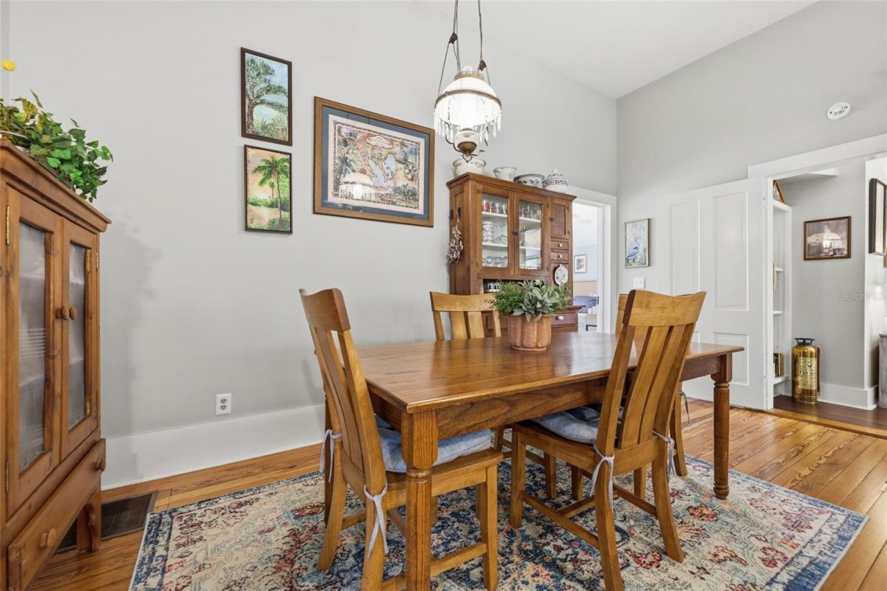 6070 Avenue F , Mc Intosh, FL 32664 Photo