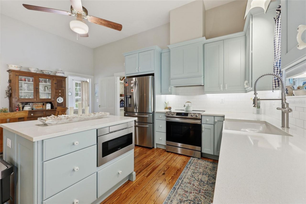 6070 Avenue F , Mc Intosh, FL 32664 Photo