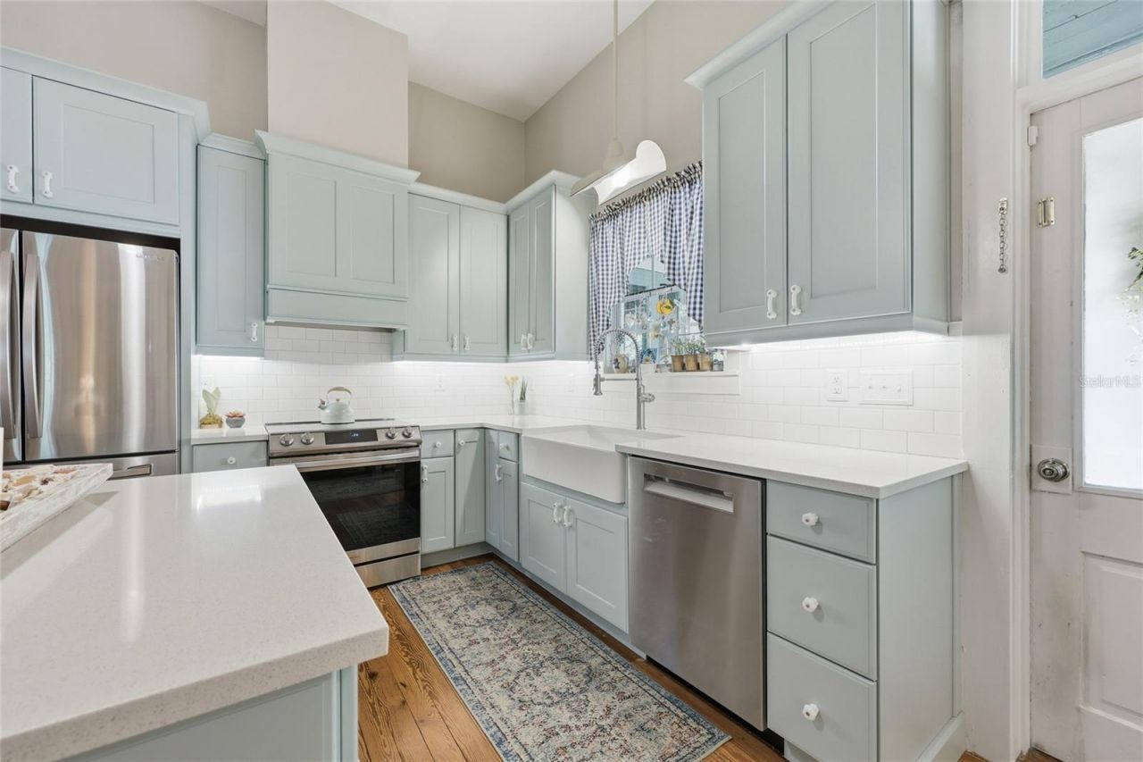 6070 Avenue F , Mc Intosh, FL 32664 Photo