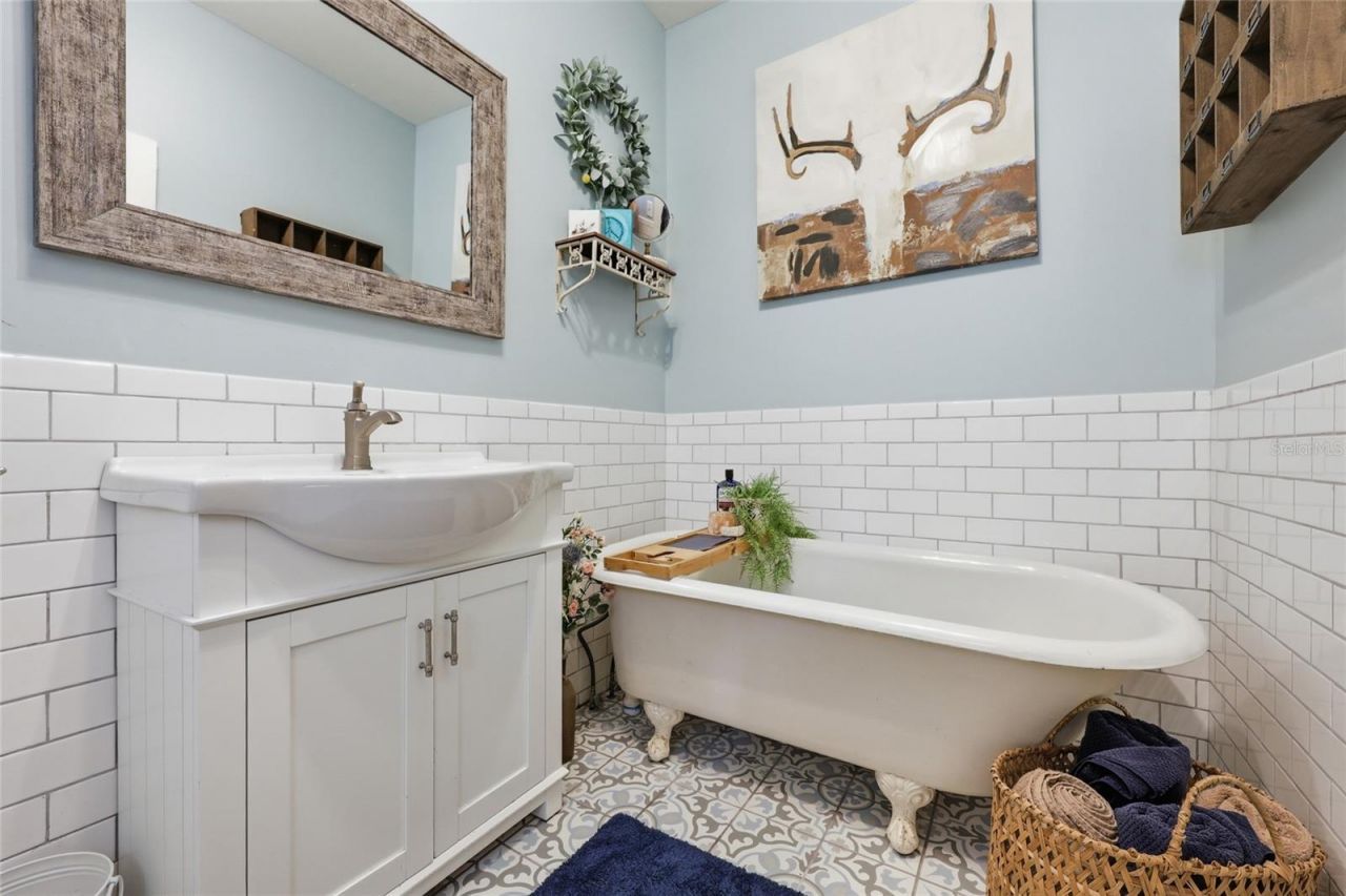 6070 Avenue F , Mc Intosh, FL 32664 Photo