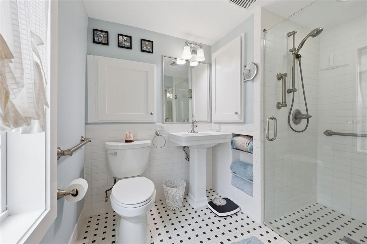 6070 Avenue F , Mc Intosh, FL 32664 Photo