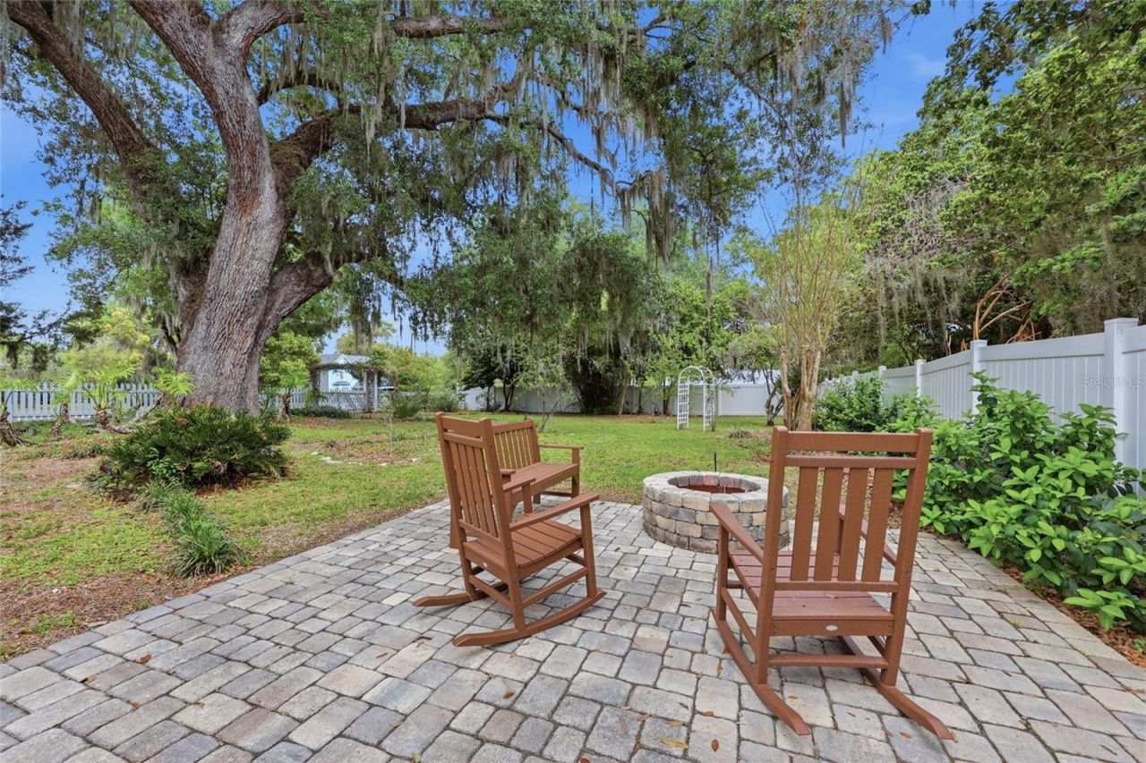 6070 Avenue F , Mc Intosh, FL 32664 Photo