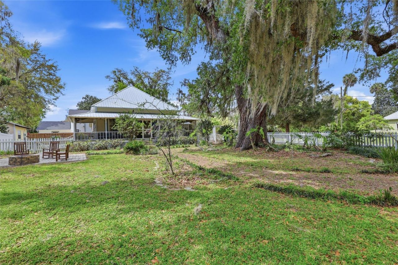 6070 Avenue F , Mc Intosh, FL 32664 Photo