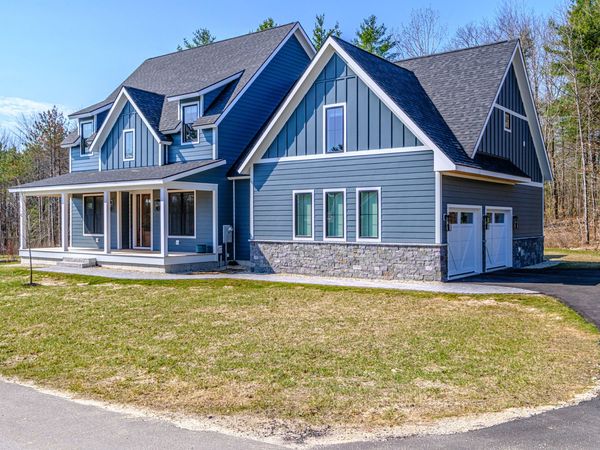 12 Winnwood Farm Way, Falmouth, ME 04105