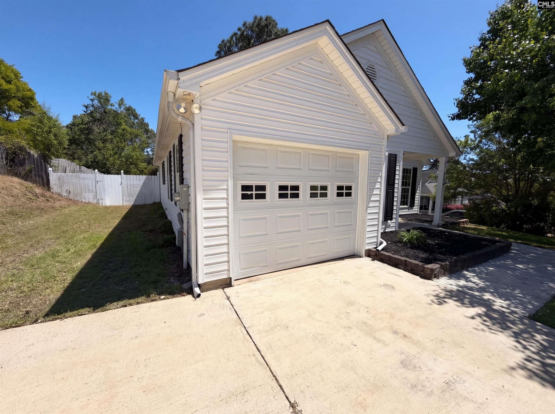 109 Crown Colony Court  Photo 15