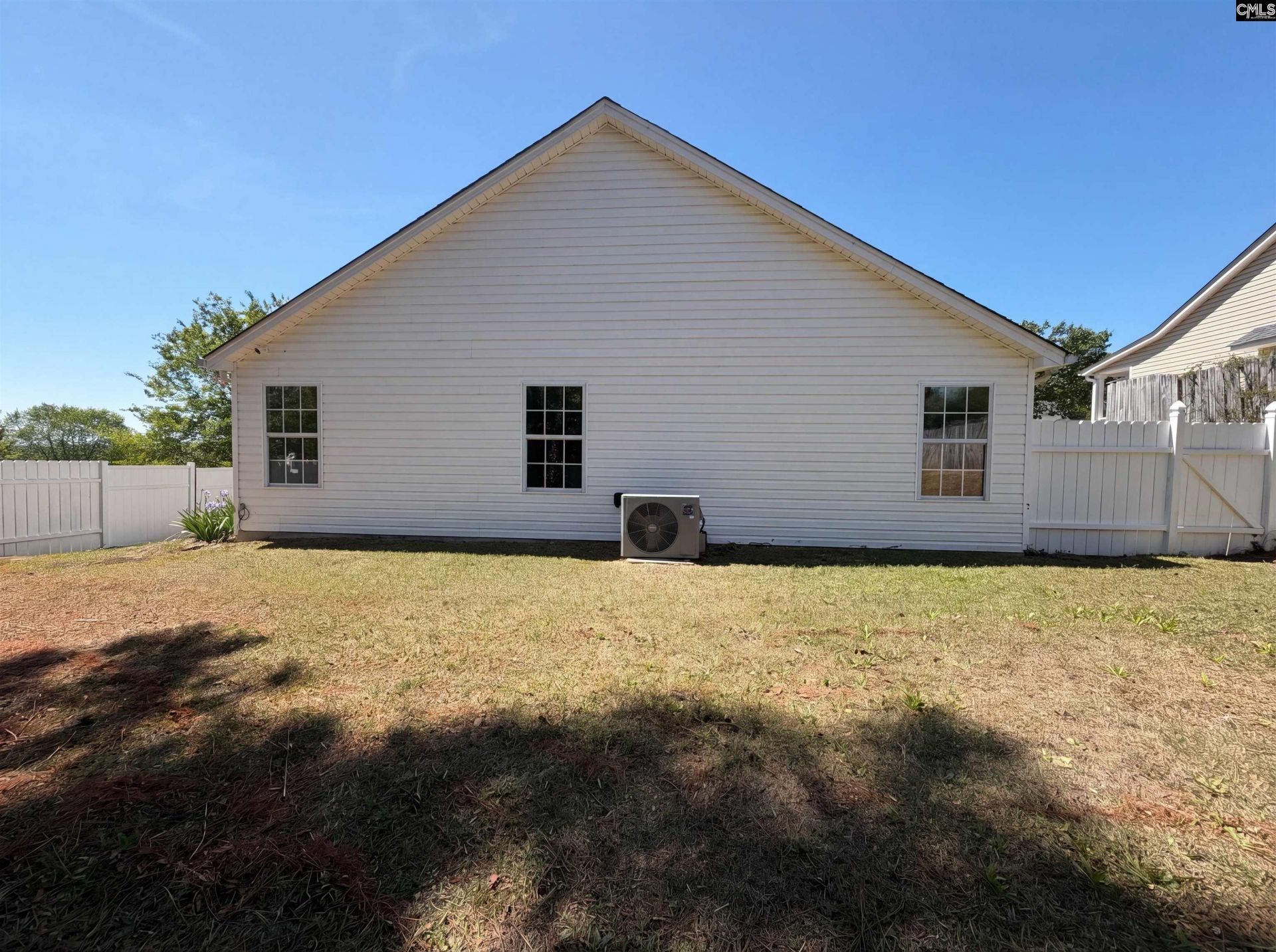 109 Crown Colony Court  Photo 5