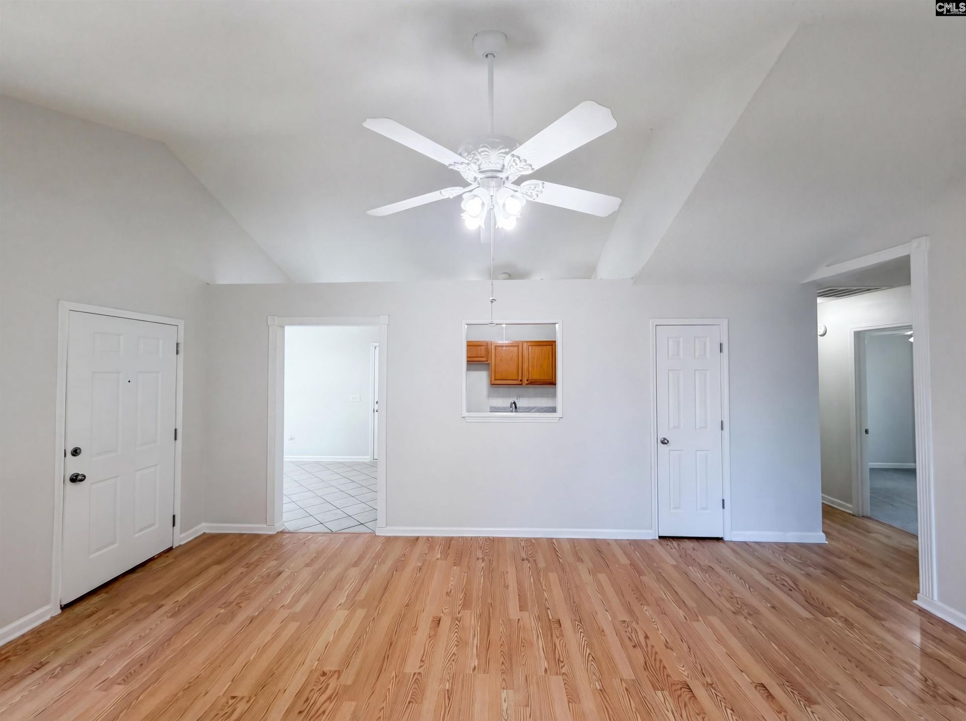 109 Crown Colony Court Photo 7