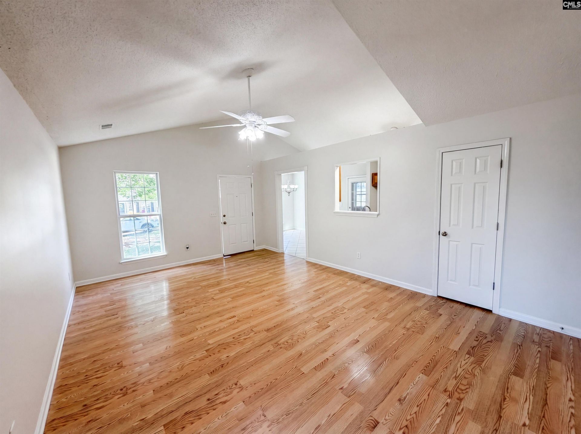 109 Crown Colony Court  Photo 7