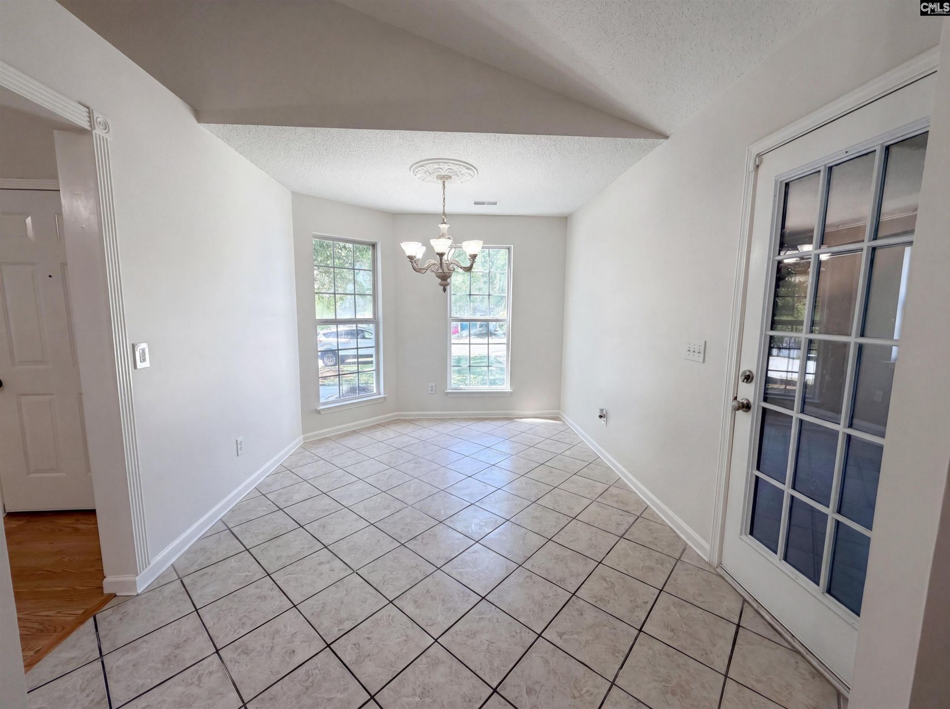 109 Crown Colony Court Photo 9