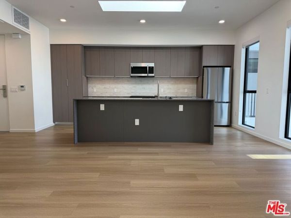 5119 Colfax Avenue, Unit 301, Valley Village, CA 91601