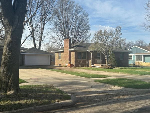 413 W Bishop Street, Luverne, MN 56156