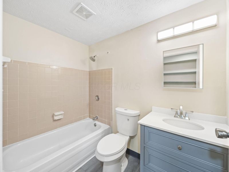 2117 Kilbourne Avenue, Columbus, OH 43229 Photo 24