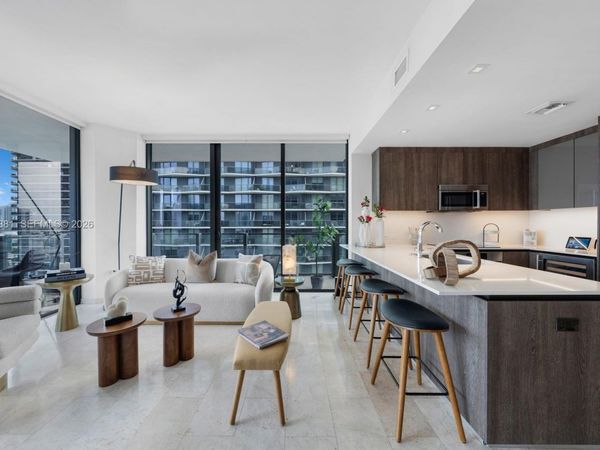 88 SW 7th St, Unit 1401, Miami, FL 33130