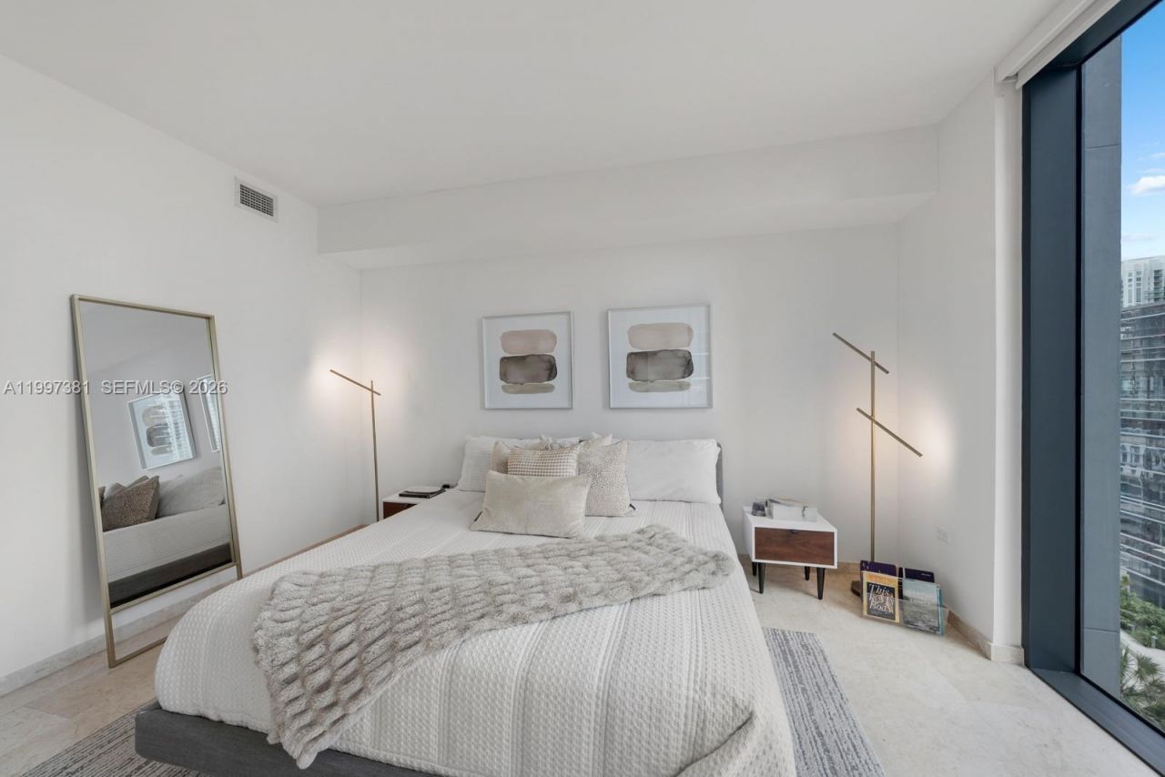 88 SW 7th St, Unit 1401, Miami, FL 33130 Photo