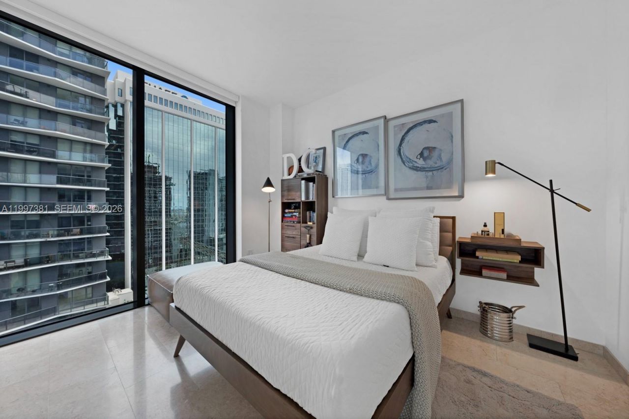 88 SW 7th St, Unit 1401, Miami, FL 33130 Photo