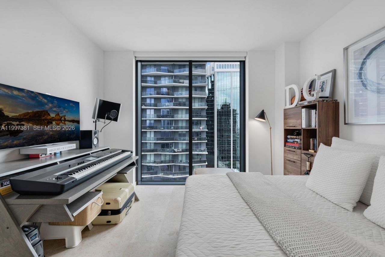 88 SW 7th St, Unit 1401, Miami, FL 33130 Photo