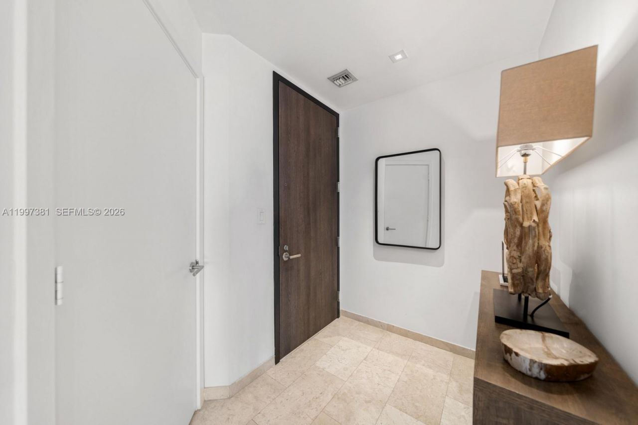 88 SW 7th St, Unit 1401, Miami, FL 33130 Photo