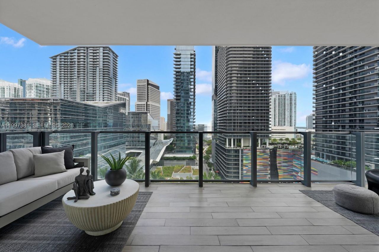 88 SW 7th St, Unit 1401, Miami, FL 33130 Photo