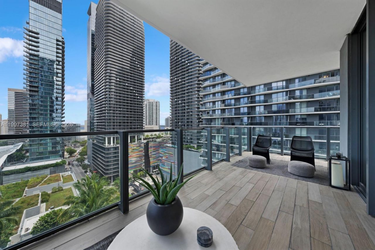 88 SW 7th St, Unit 1401, Miami, FL 33130 Photo