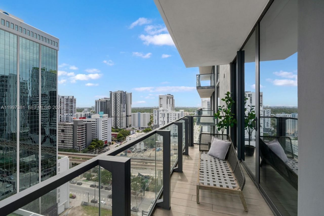 88 SW 7th St, Unit 1401, Miami, FL 33130 Photo