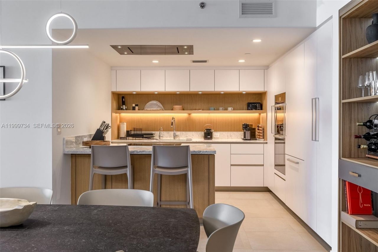 1135 103rd Street, Unit 405, Bay Harbor Islands, FL 33154 Photo