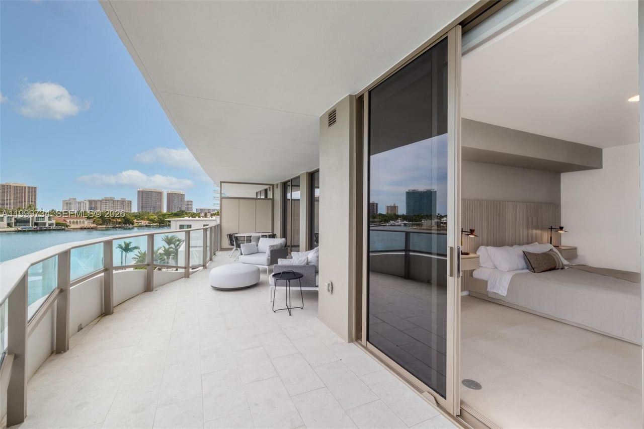 1135 103rd Street, Unit 405, Bay Harbor Islands, FL 33154 Photo