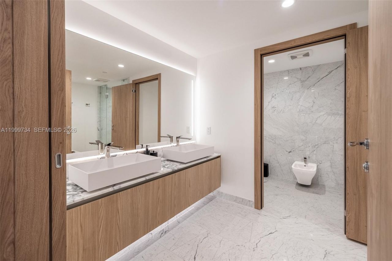 1135 103rd Street, Unit 405, Bay Harbor Islands, FL 33154 Photo