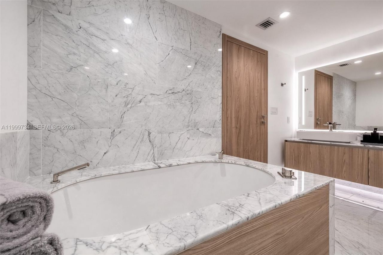 1135 103rd Street, Unit 405, Bay Harbor Islands, FL 33154 Photo