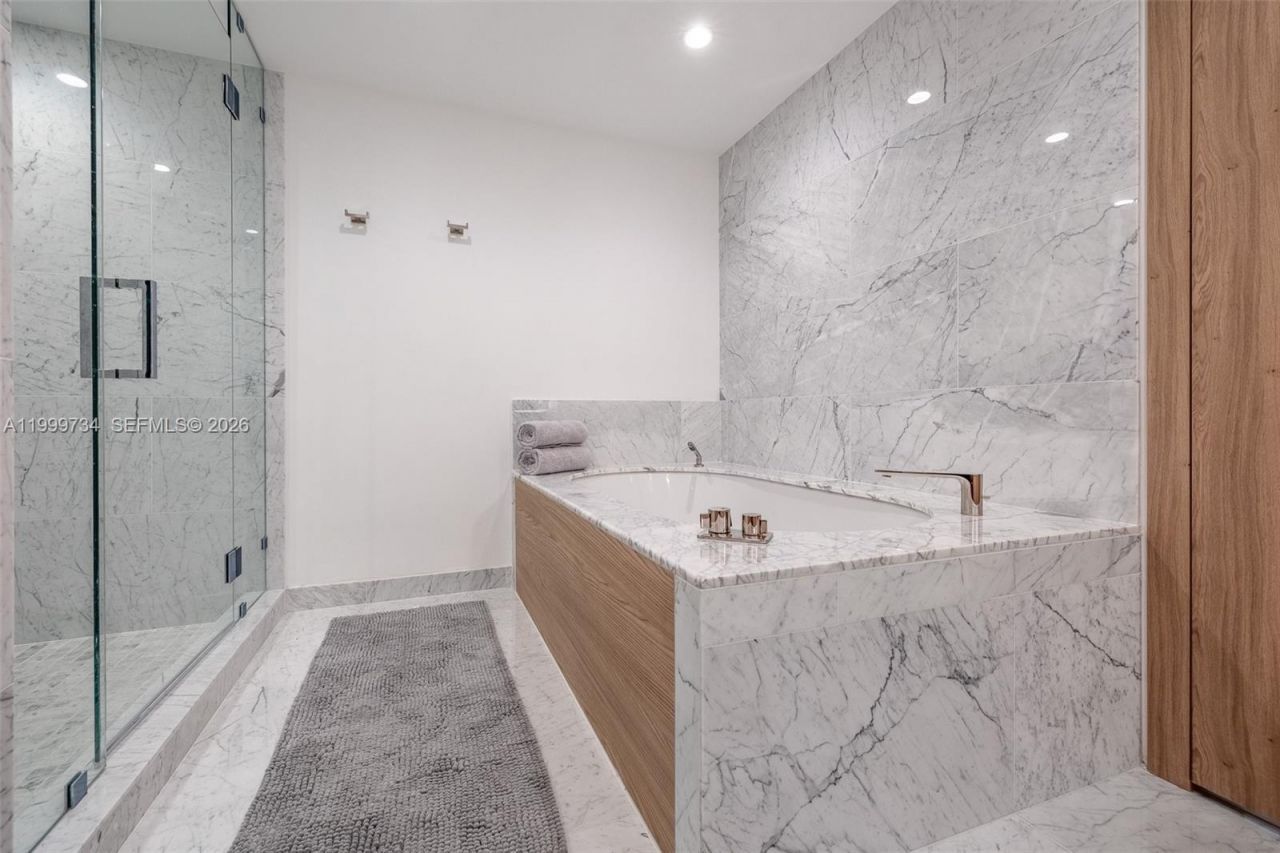 1135 103rd Street, Unit 405, Bay Harbor Islands, FL 33154 Photo