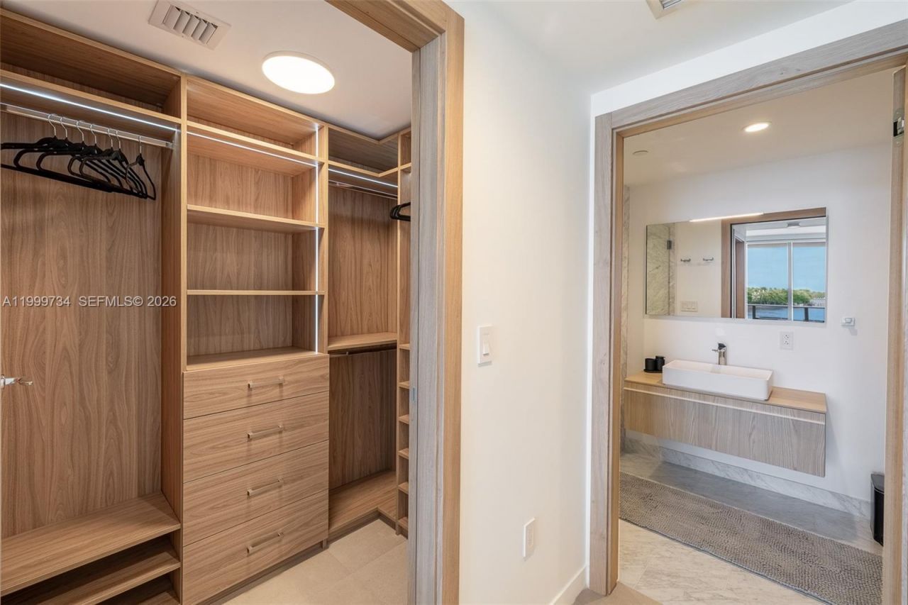 1135 103rd Street, Unit 405, Bay Harbor Islands, FL 33154 Photo