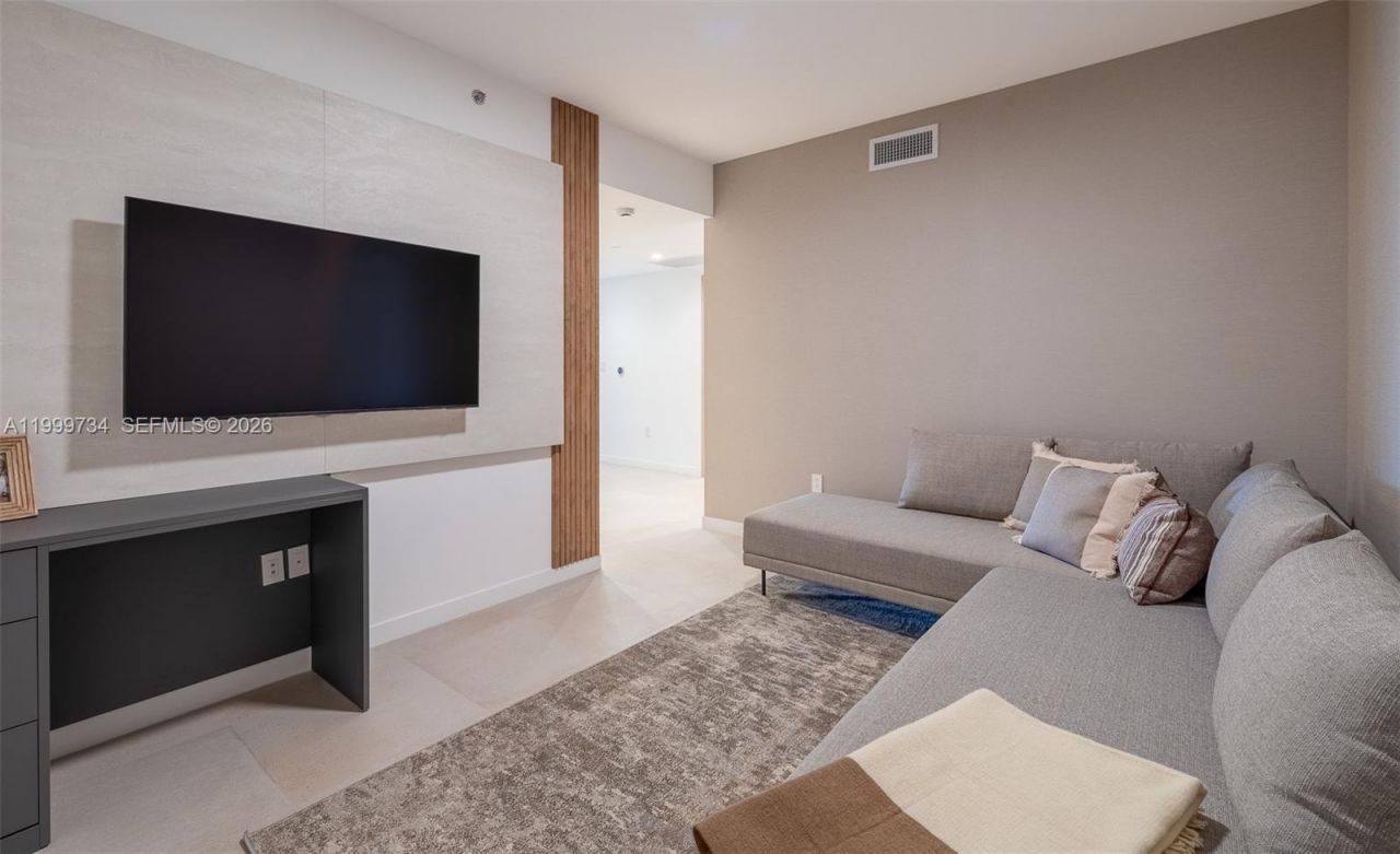 1135 103rd Street, Unit 405, Bay Harbor Islands, FL 33154 Photo