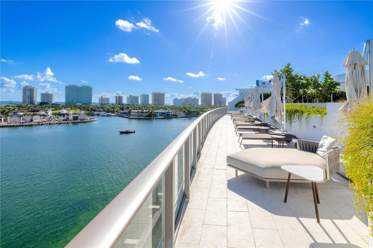 1135 103rd Street, Unit 405, Bay Harbor Islands, FL 33154 Photo