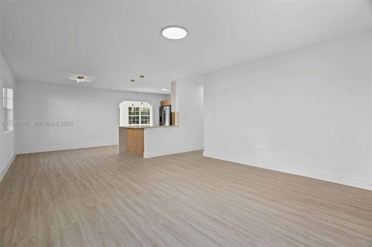 6825 SW 12th St, Pembroke Pines, FL 33023 Photo