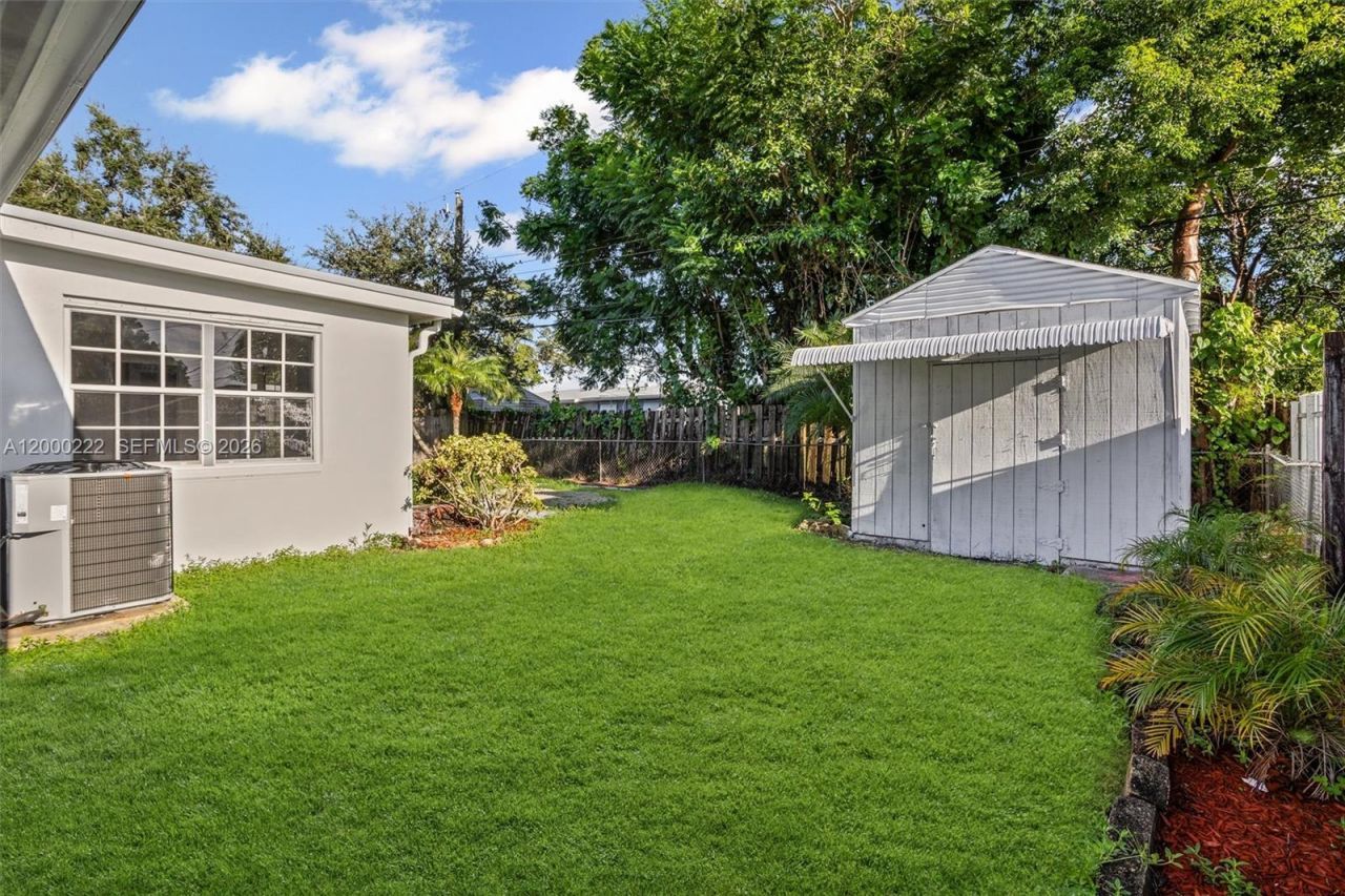 6825 SW 12th St, Pembroke Pines, FL 33023 Photo