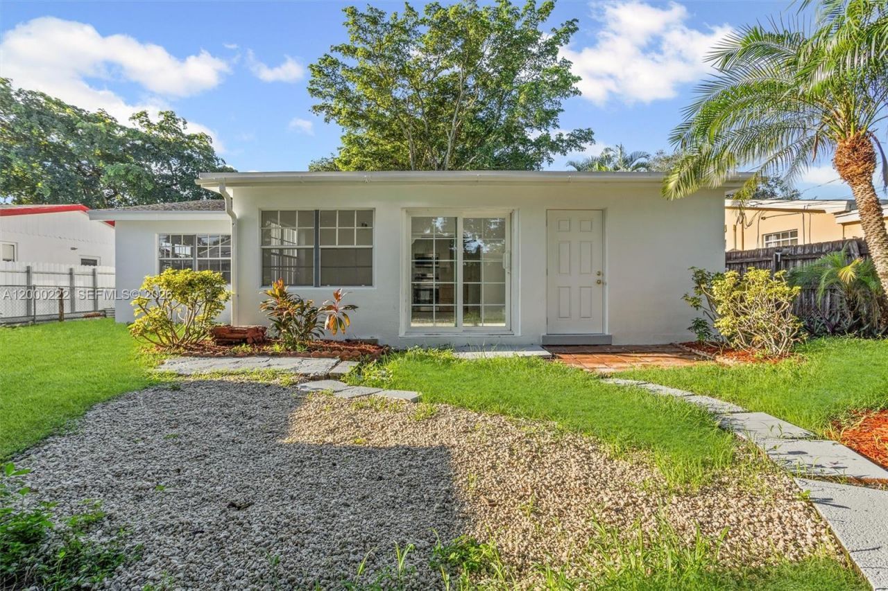 6825 SW 12th St, Pembroke Pines, FL 33023 Photo