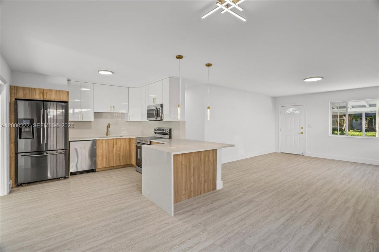 6825 SW 12th St, Pembroke Pines, FL 33023 Photo