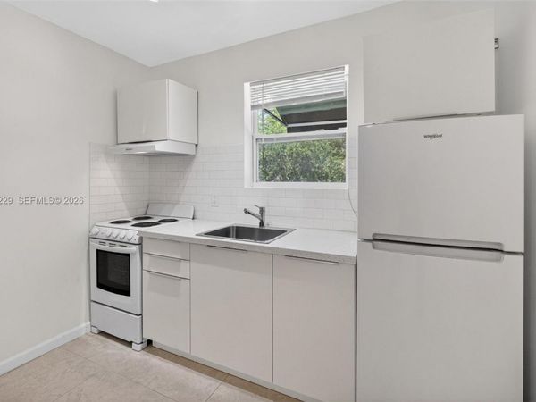 3676 Oak Ave, Unit 7, Miami, FL 33133