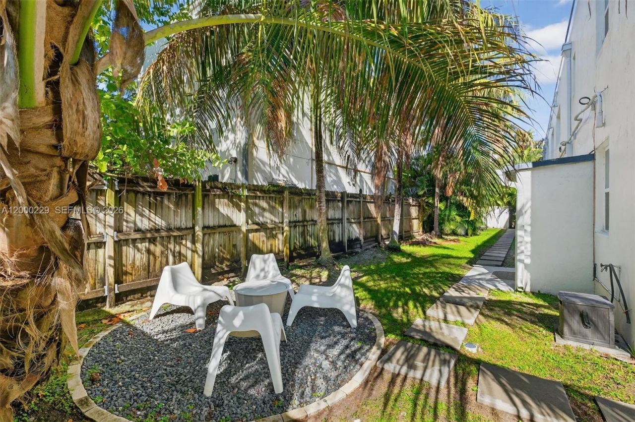 3676 Oak Ave, Unit 7, Miami, FL 33133 Photo