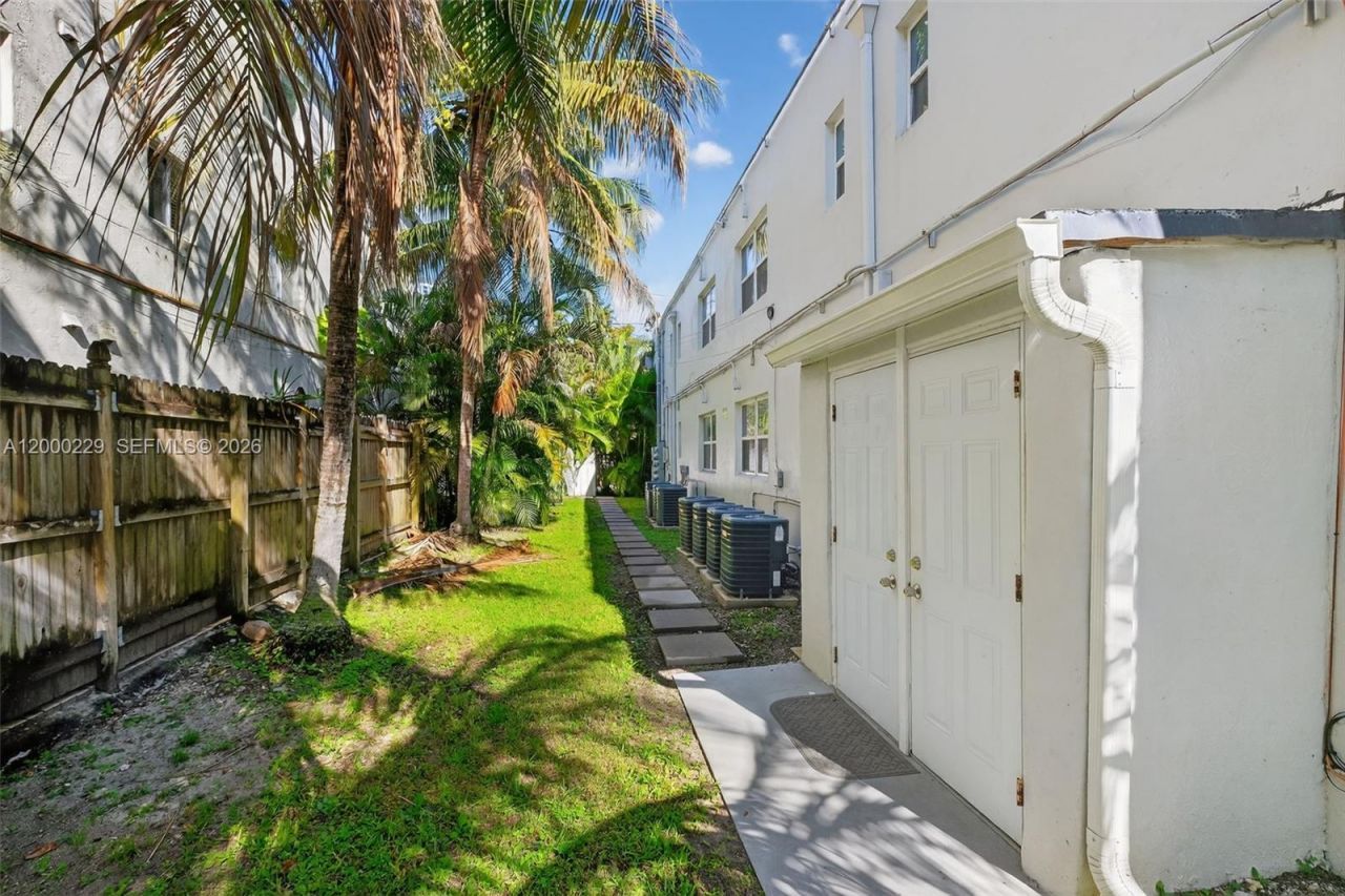 3676 Oak Ave, Unit 7, Miami, FL 33133 Photo
