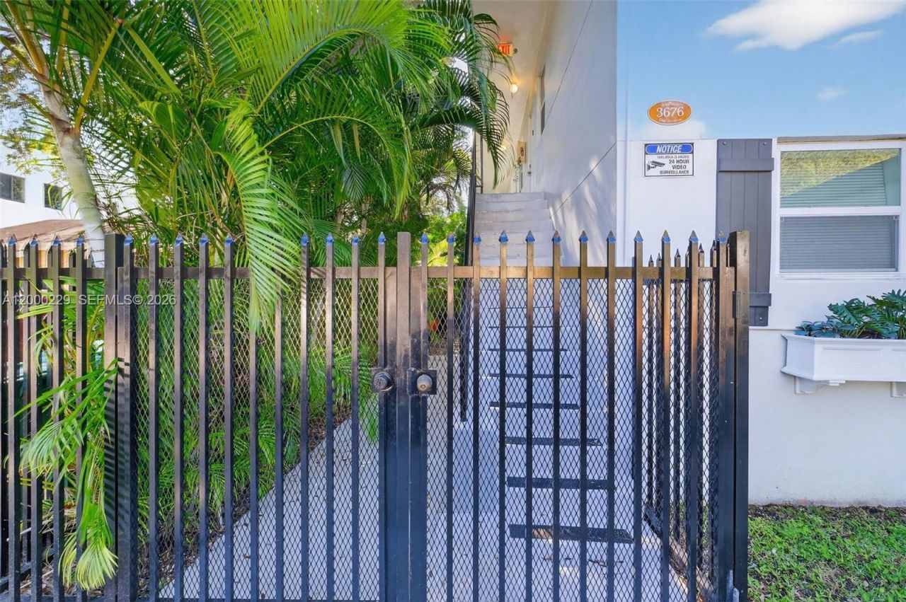 3676 Oak Ave, Unit 7, Miami, FL 33133 Photo