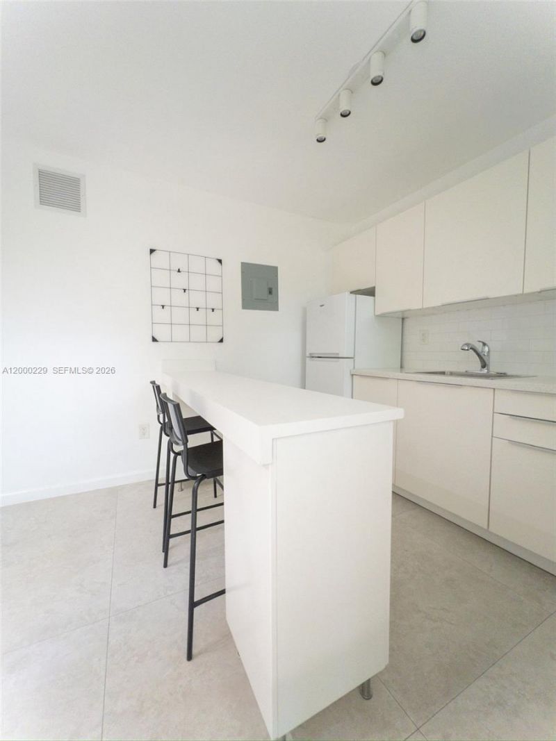3676 Oak Ave, Unit 7, Miami, FL 33133 Photo