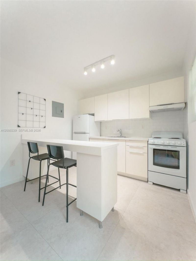 3676 Oak Ave, Unit 7, Miami, FL 33133 Photo